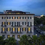 Plaza E De Russie - Relais & Chateaux Hotel 5*