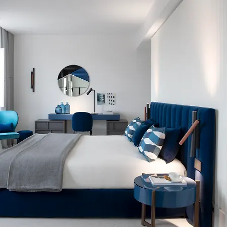 호텔 Plaza E De Russie - Relais & Chateaux 5*