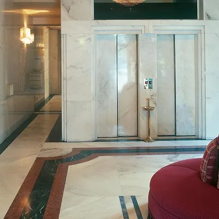 Готель Plaza E De Russie - Relais & Chateaux
