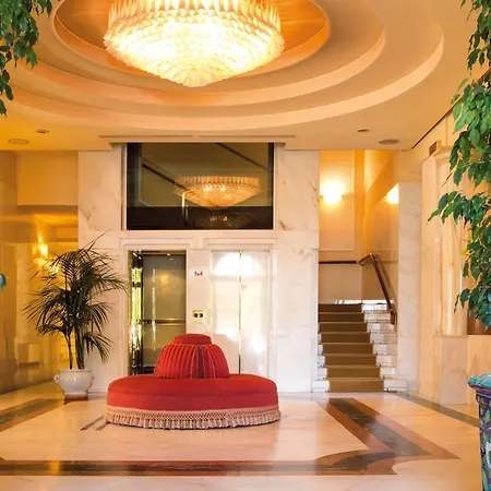 Plaza E De Russie - Relais & Chateaux 5* 비아레지오