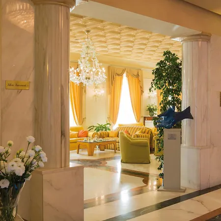 Hotel Plaza E De Russie - Relais&châteaux