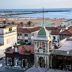Hotell Plaza E De Russie - Relais & Chateaux Viareggio