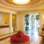 Plaza E De Russie - Relais & Chateaux Hotell 5*