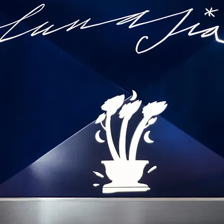 Hotel Plaza E De Russie - Relais & Chateaux 5*