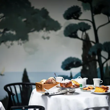 Plaza E De Russie - Relais & Chateaux Отель 5*