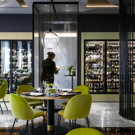 Plaza E De Russie - Relais & Chateaux Отель 5*