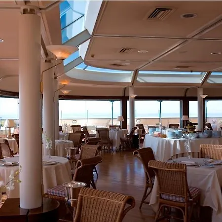 Plaza E De Russie - Relais & Chateaux Otel