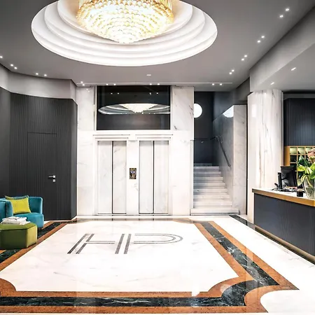 Hotell Plaza E De Russie - Relais & Chateaux