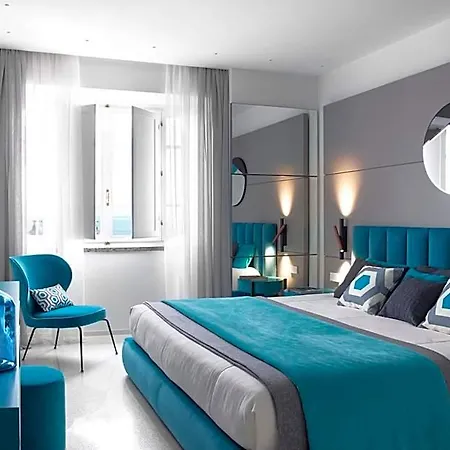 Plaza E De Russie - Relais & Chateaux Hotel 5*