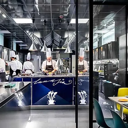 Hotel Plaza E De Russie - Relais & Chateaux 5*