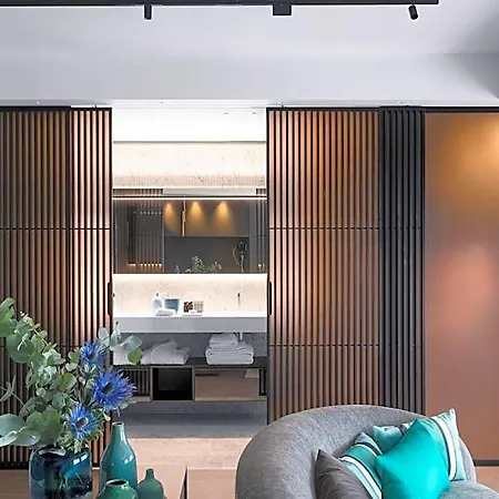 Plaza E De Russie - Relais & Chateaux Hotel 5*