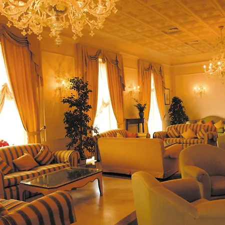 Plaza E De Russie - Relais & Chateaux Otel 5*