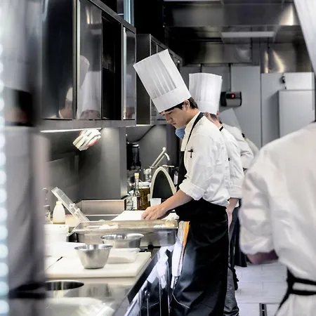 Otel Plaza E De Russie - Relais & Chateaux