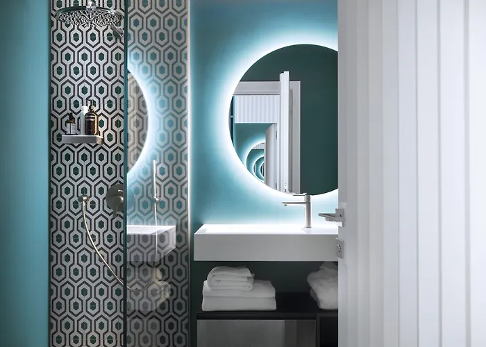 Plaza E De Russie - Relais & Chateaux Hotel 5*