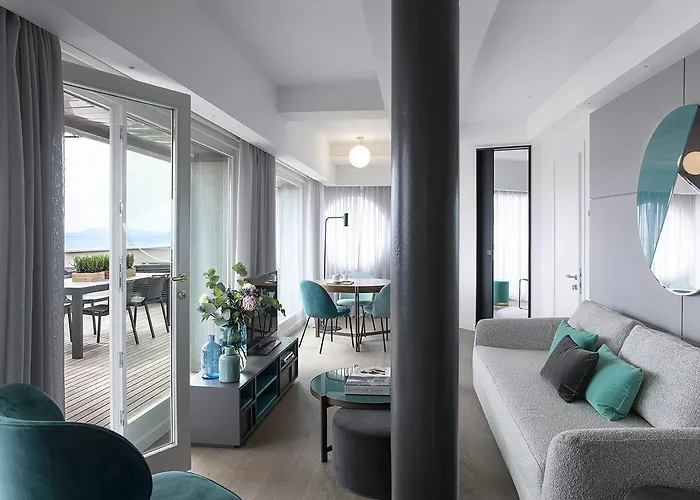 Plaza E De Russie - Relais & Chateaux 5*