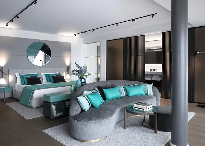 Hotel Plaza E De Russie - Relais & Chateaux 5*