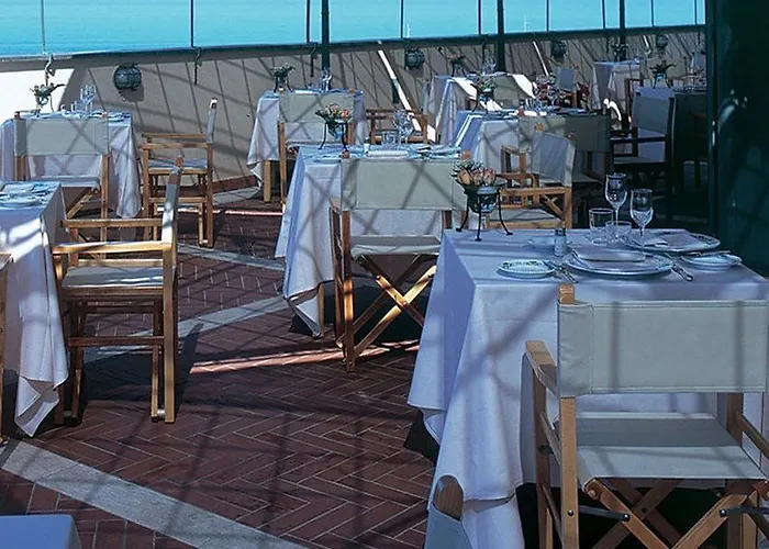 Plaza E De Russie - Relais & Chateaux Hotel 5*