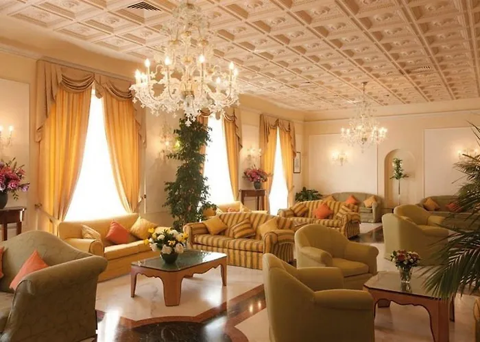 Hotel Plaza E De Russie - Relais & Chateaux 5*