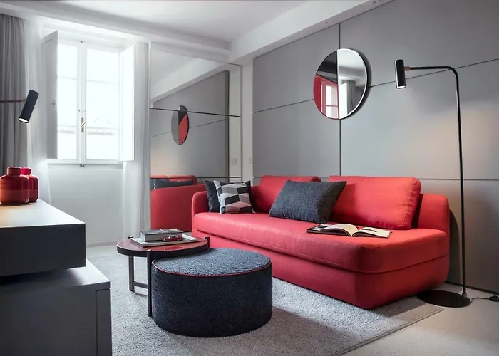 Plaza E De Russie - Relais & Chateaux Hotel