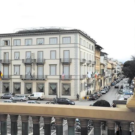 Plaza E De Russie - Relais&châteaux 5*